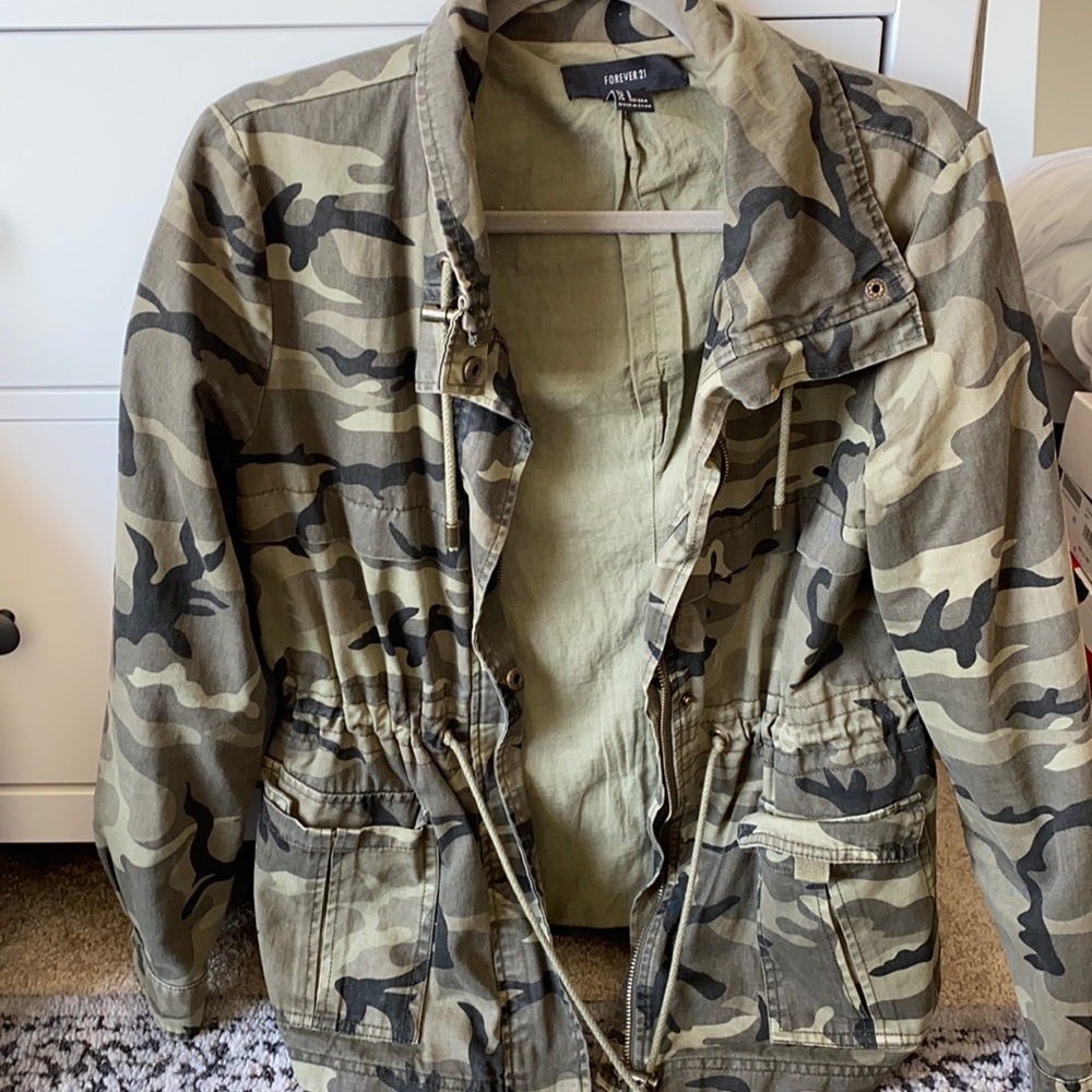 Camo bomber jacket size small